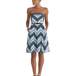 White House Black Market blue white CHEVRON Opt. Strapless dress pockets! Sz 8